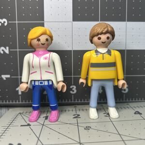 VTG 1992 Playmobil Figures Lot of 2